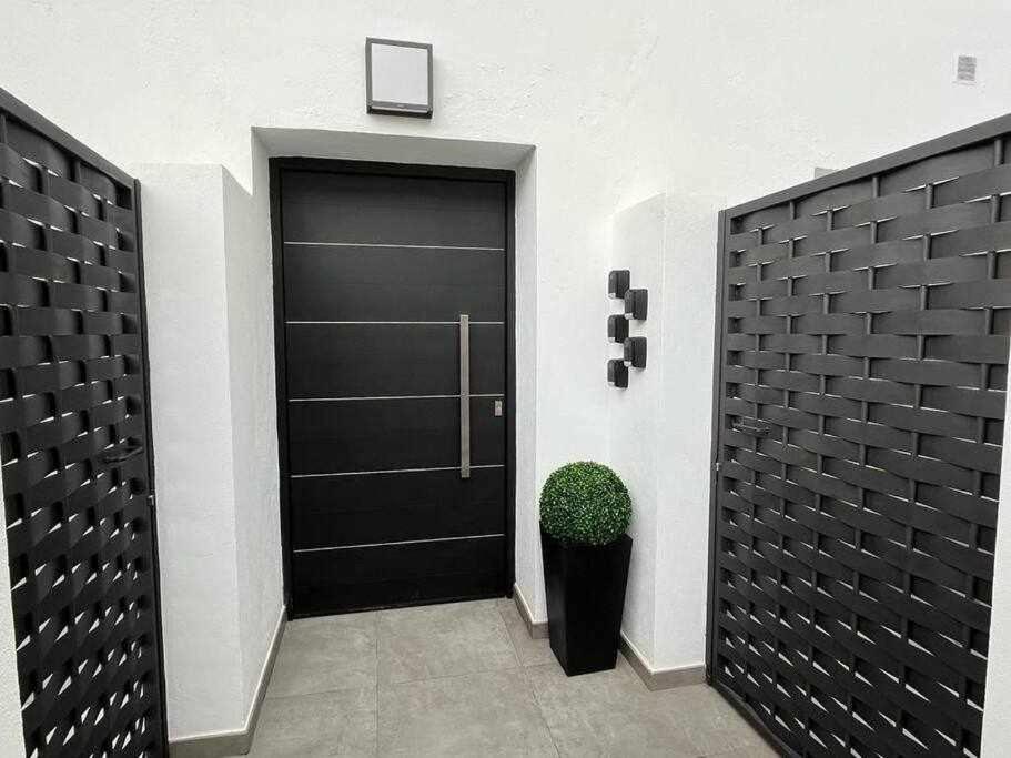 XXI E Apartamentos Morales & Arnal 龙达 外观 照片